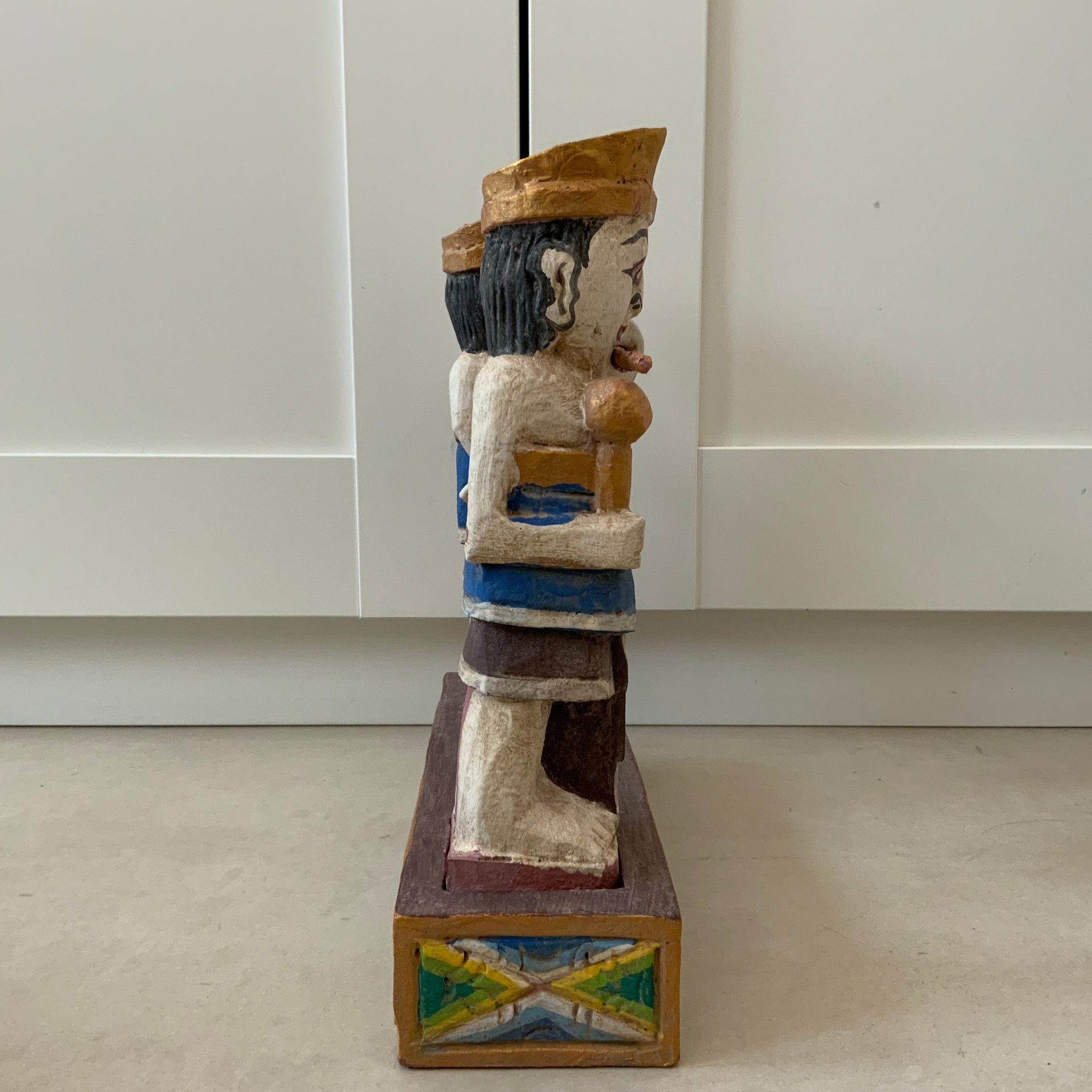 Hand-Carved Balinese Gamelan Musicians Sculpture – Vintage Folk Art Duo with Ceremonial Gong
