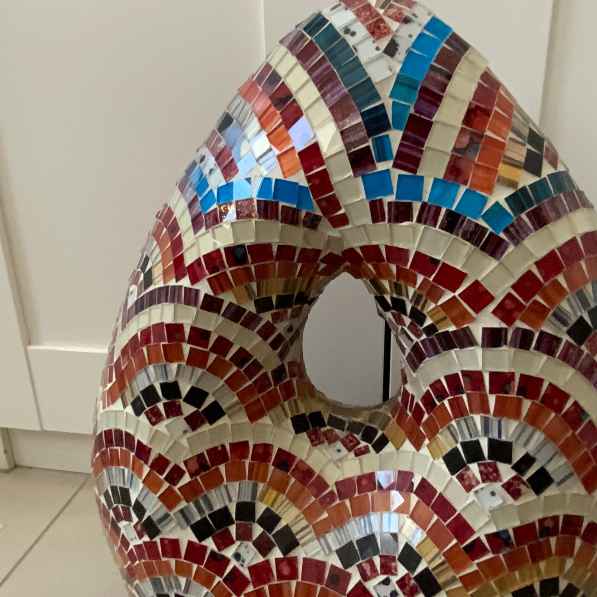 Artisanal Mosaic Glass Teardrop Lamp – Handcrafted Geometric Motif Accent Light