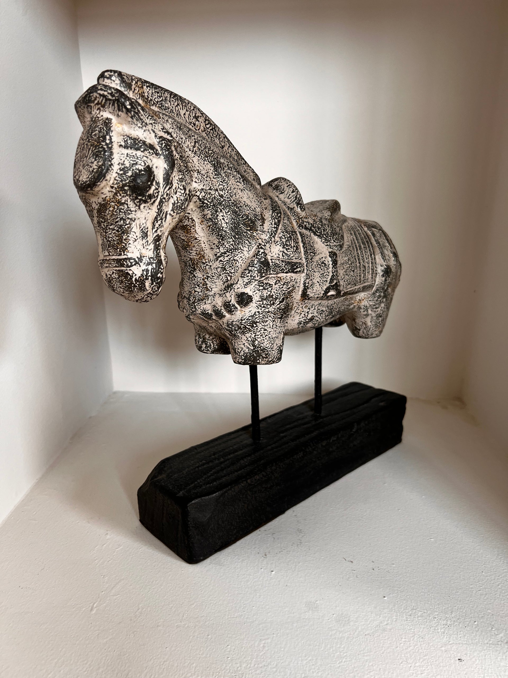 Tang Dynasty Terracota Tomb Guardian Horse Sculpture