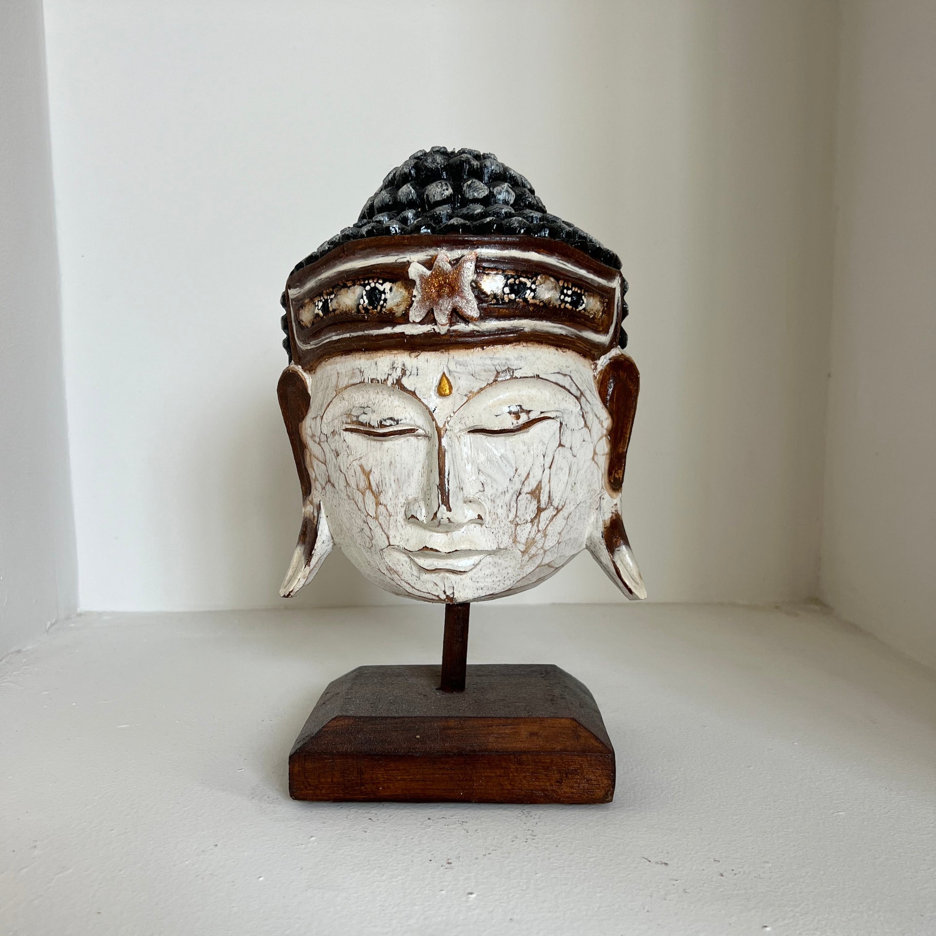 The Tranquil travertine- Siddhartha Bust