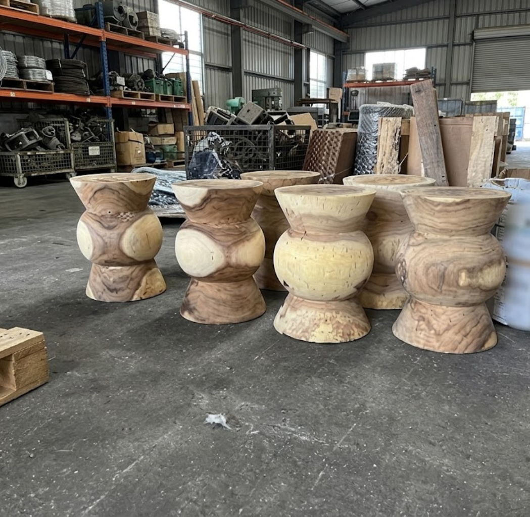 THE STOOL TREMBESI WOOD